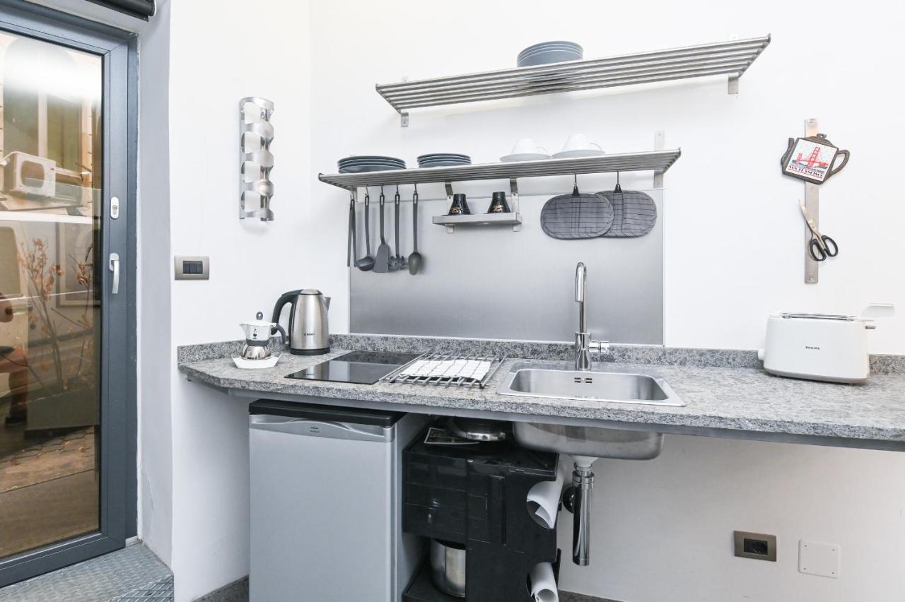 The Essential Trastevere Design Studio Рим Экстерьер фото